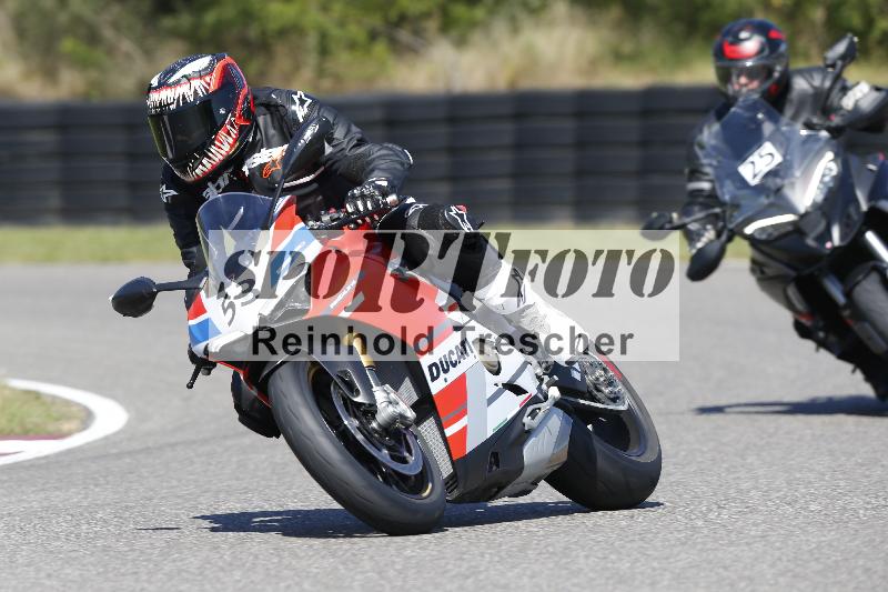 /Archiv-2025/48 25.08.2025 Cornu Master School ADR/gruen-vert/53